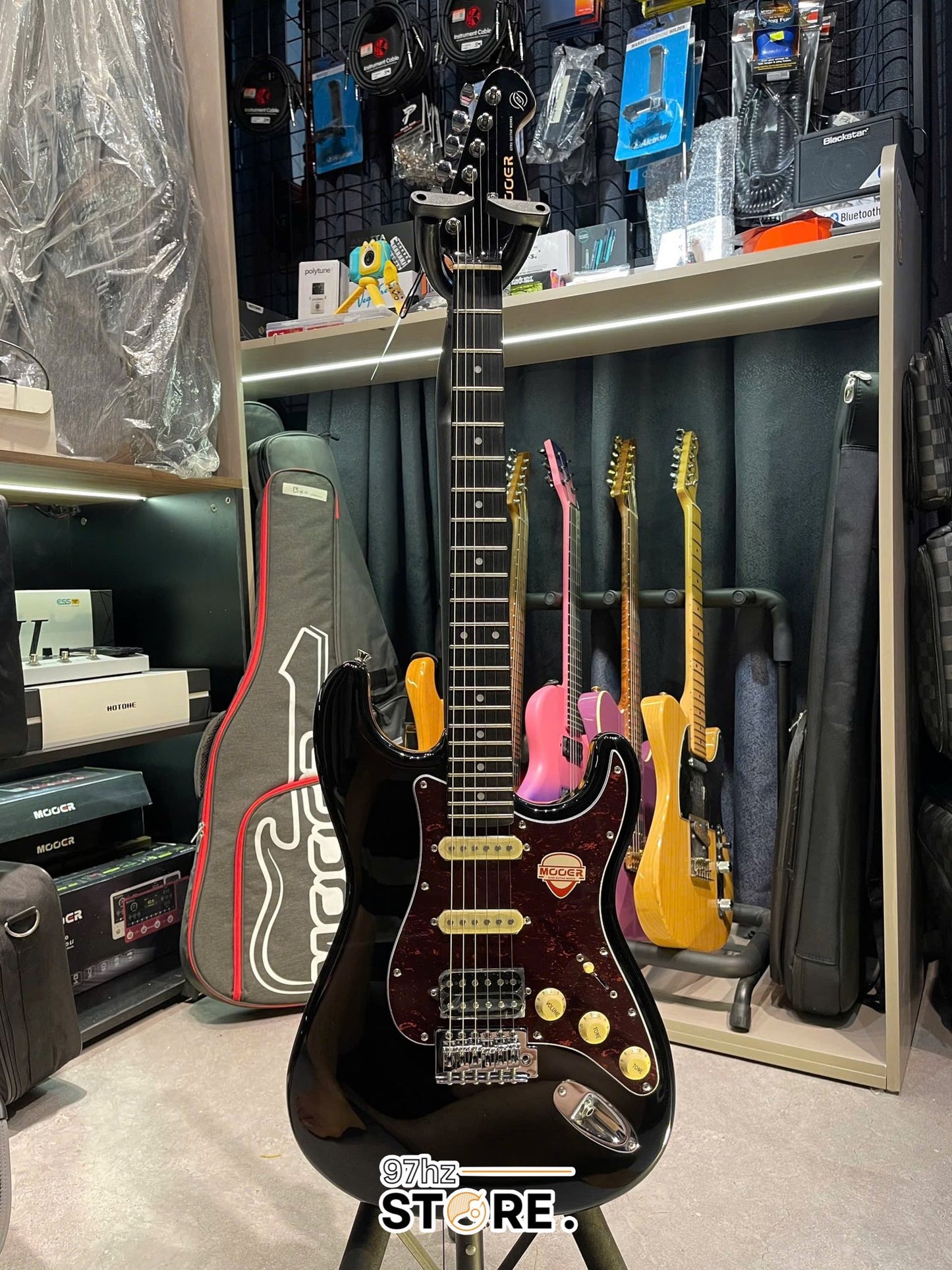 Đàn Guitar Điện Mooer Msc10Pro HSS, BLACK