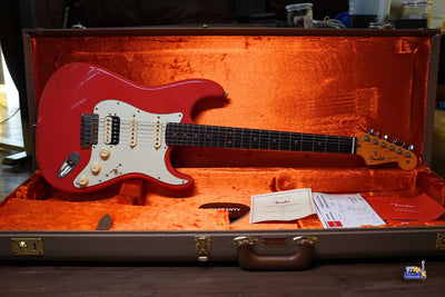 Fender American Ultra Stratocaster HSS Fiesta Red trong hộp đàn - 97Hz Studio