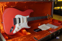 Fender American Ultra Stratocaster HSS góc nghiêng thân đàn