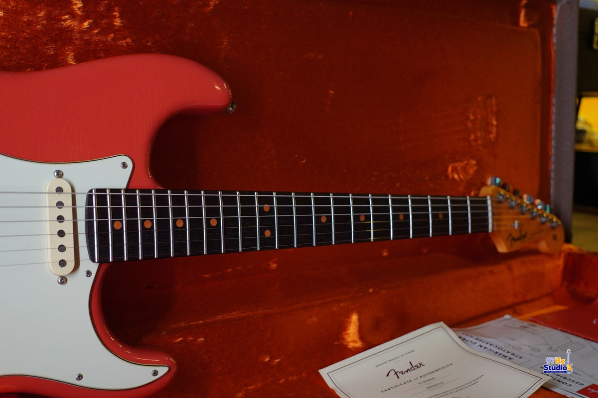 Cần đàn mặt phím rosewood Fender American Ultra Stratocaster HSS